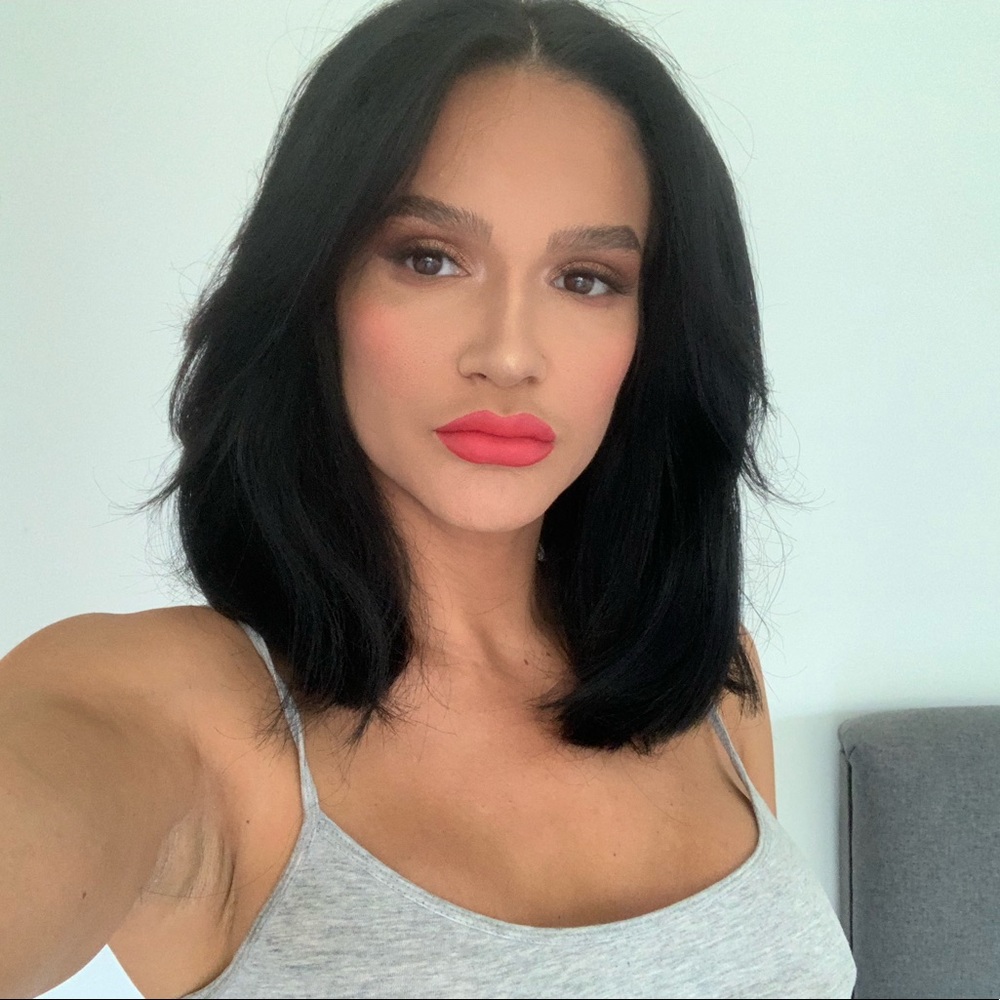 Meet your Posher, Helen